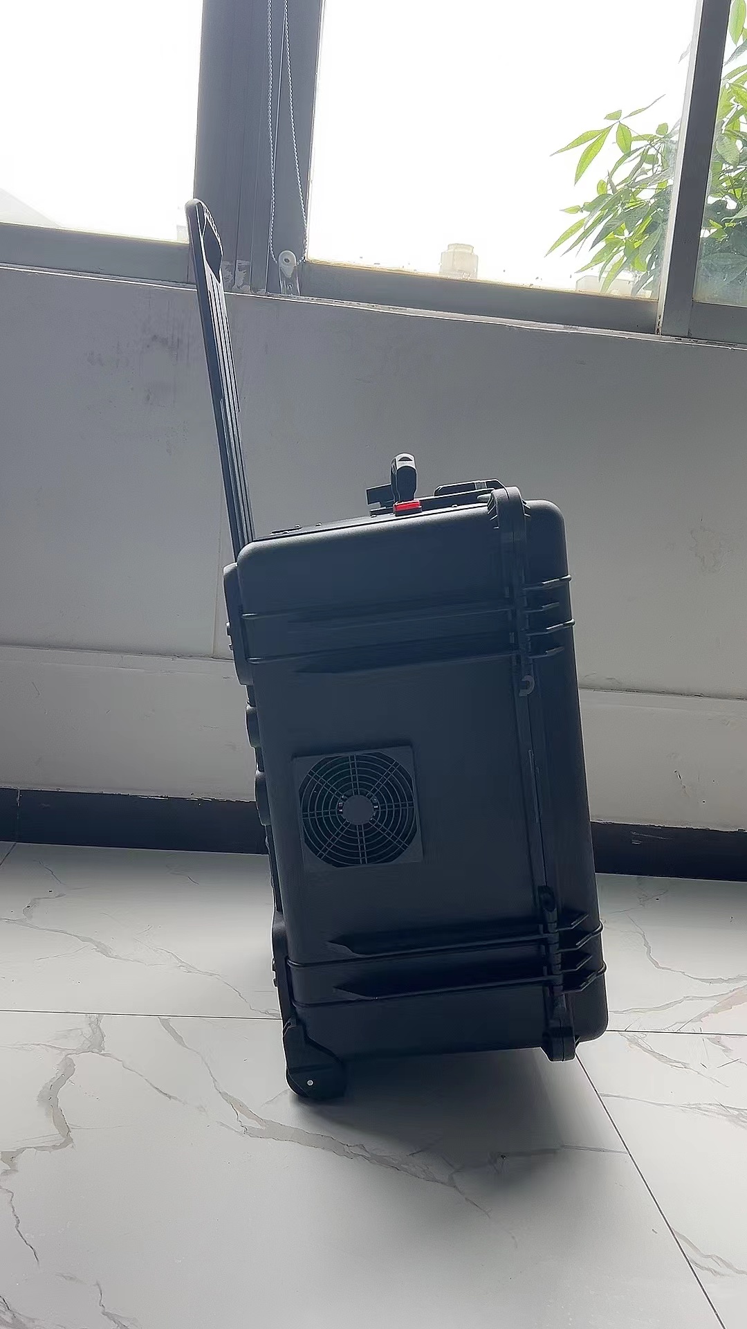 遂溪手拉箱型移动通信干扰器